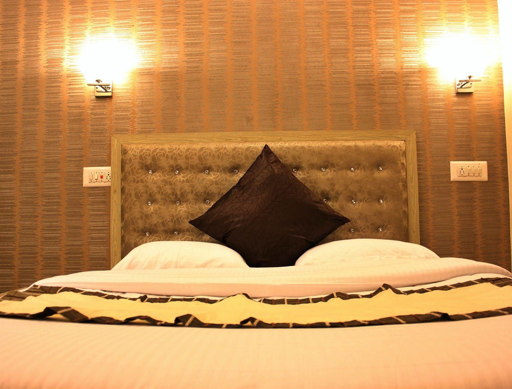 Hotel Walisons Resorts Srīnagar Dış mekan fotoğraf