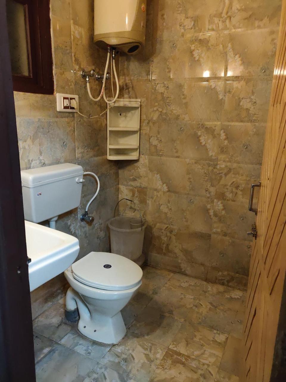 Hotel Walisons Resorts Srīnagar Dış mekan fotoğraf